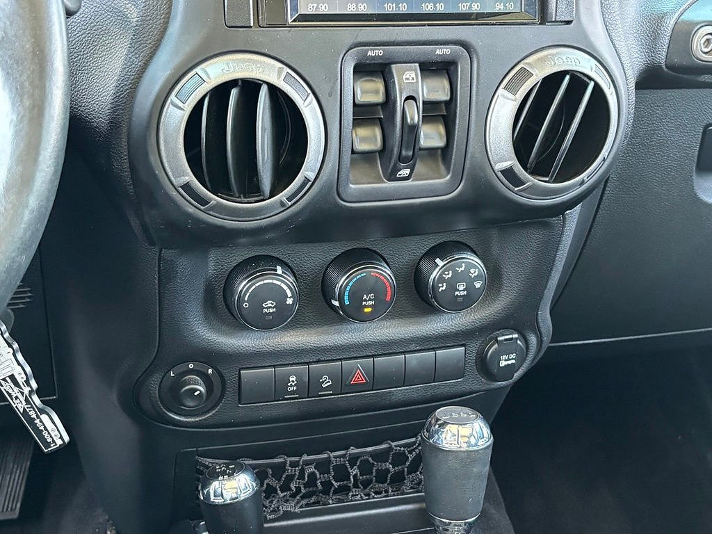 Used 2014 Jeep Wrangler Unlimited Sport w/ Quick Order Package 24S AWD/4WD image 19