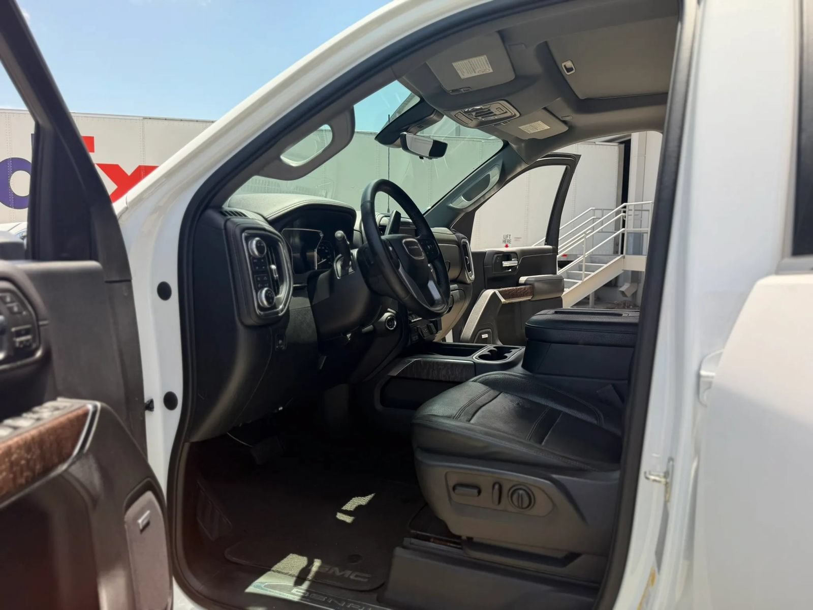 Used 2020 GMC Sierra 2500 Denali w/ Denali Ultimate Package AWD/4WD image 23