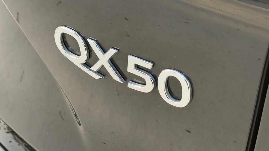 Used 2021 INFINITI QX50 Essential w/ Convenience Package FWD image 11
