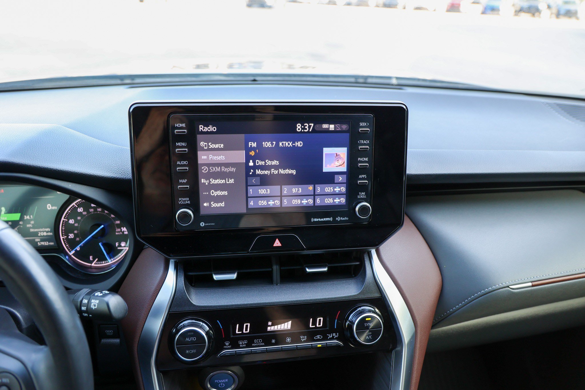Certified 2022 Toyota Venza XLE AWD/4WD image 19