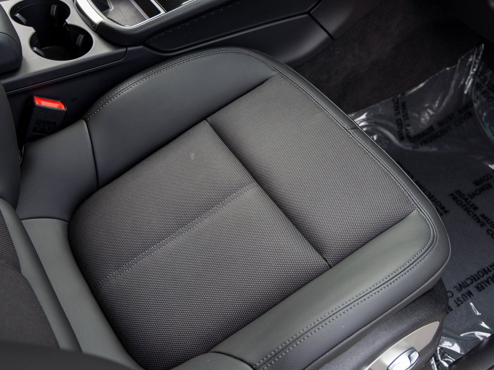 Certified 2025 Porsche Macan image 47