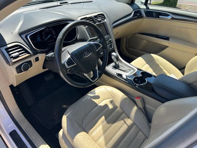Used 2016 Ford Fusion SE w/ Equipment Group 202A FWD image 14