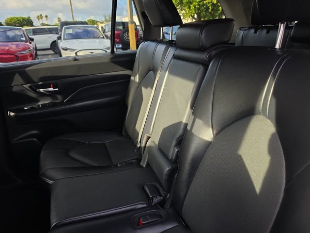 Used 2024 Toyota Grand Highlander AWD image 15