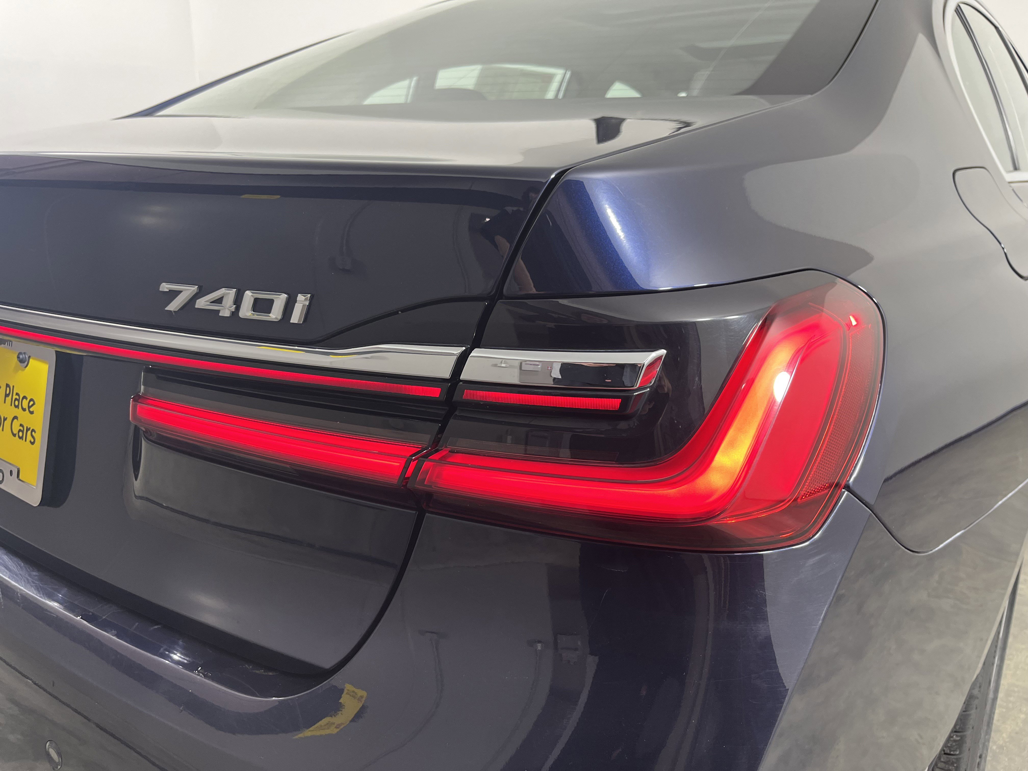 Used 2020 BMW 740i xDrive w/ Premium Package image 27