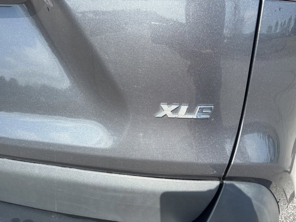 Used 2021 Toyota RAV4 XLE Premium image 36