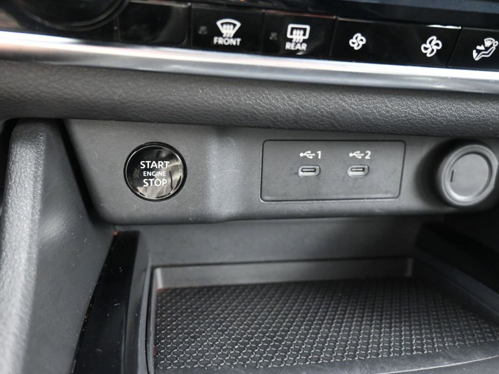 Used 2025 Nissan Rogue SV AWD/4WD image 16