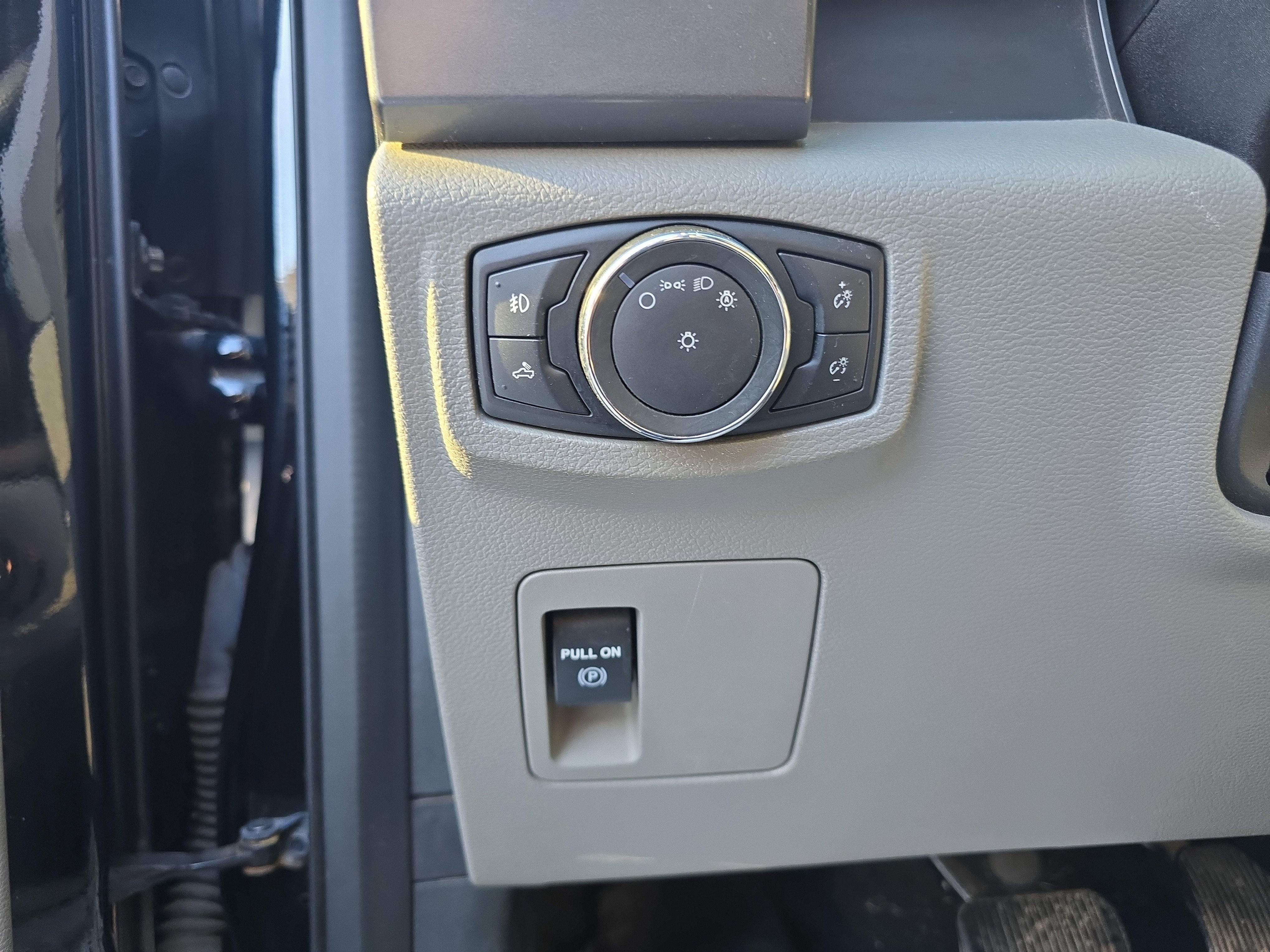 Used 2018 Ford F150 XLT w/ XTR Package image 20