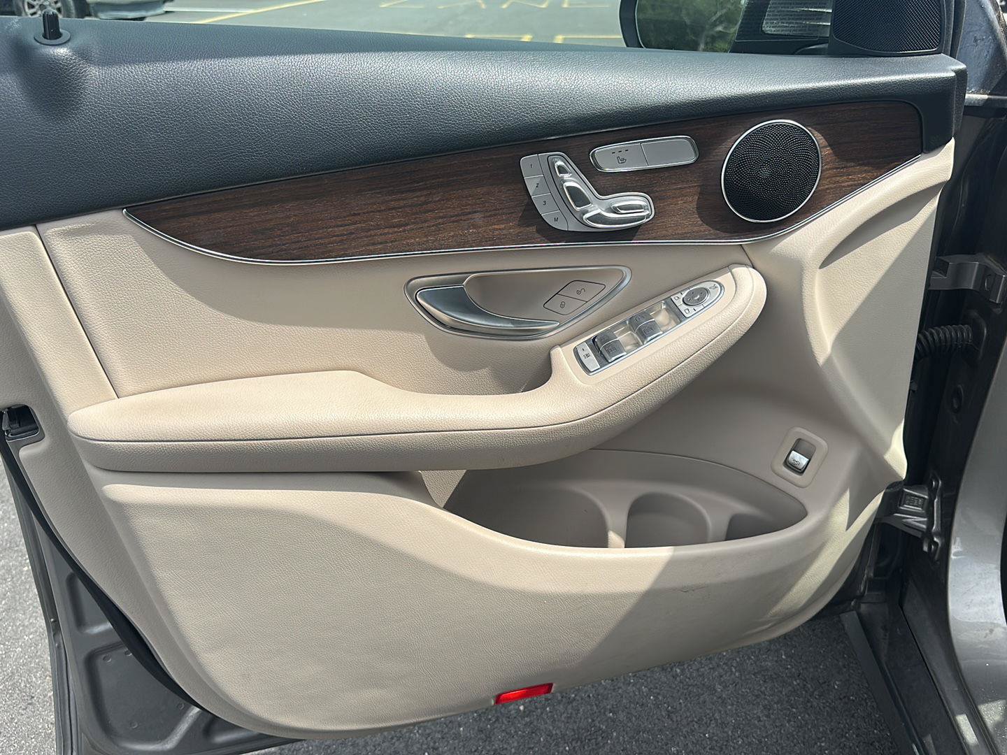 Used 2021 Mercedes-Benz GLC 300 4MATIC image 15