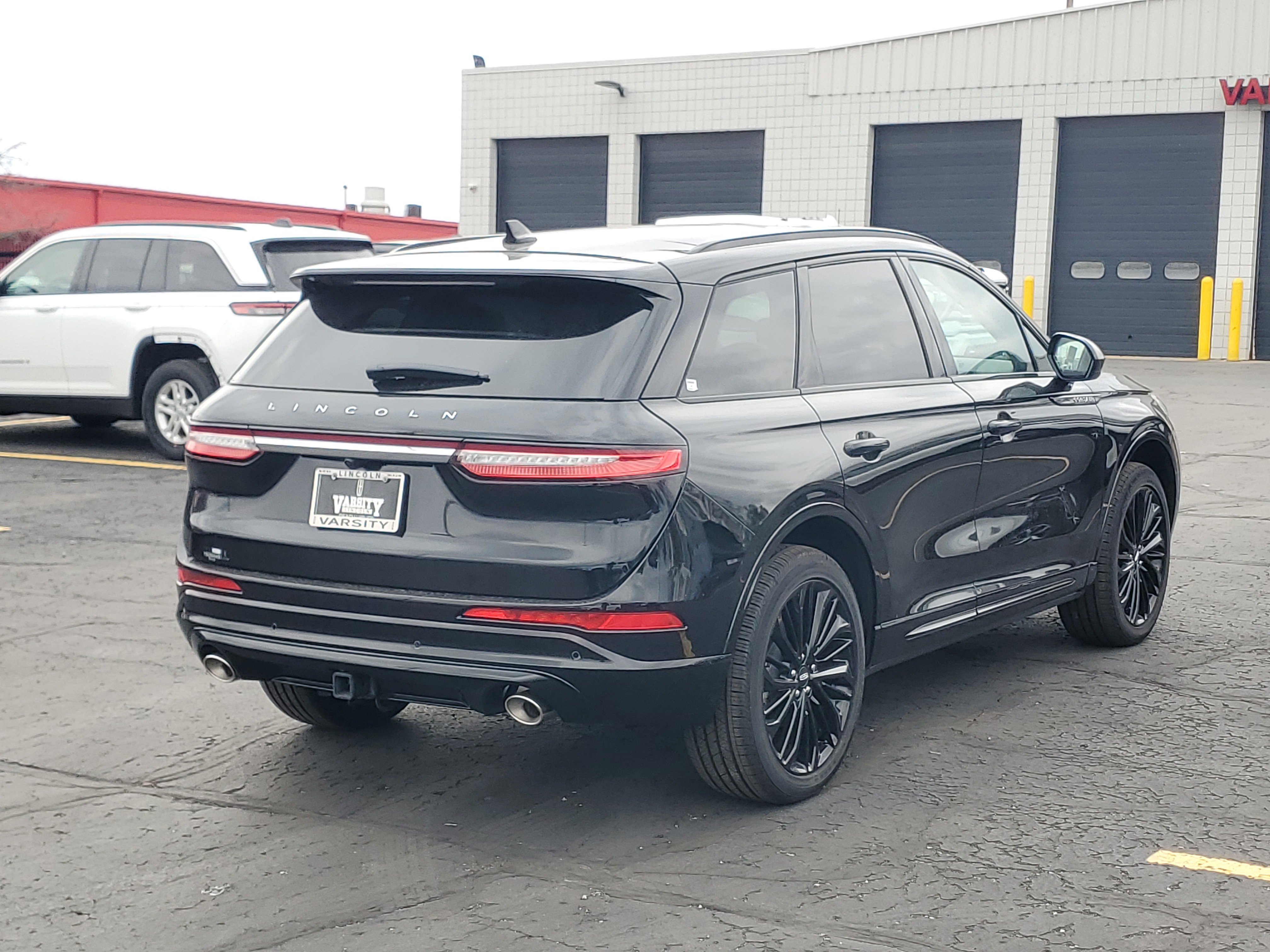 New 2025 Lincoln Corsair Grand Touring w/ Jet Appearance Package image 4