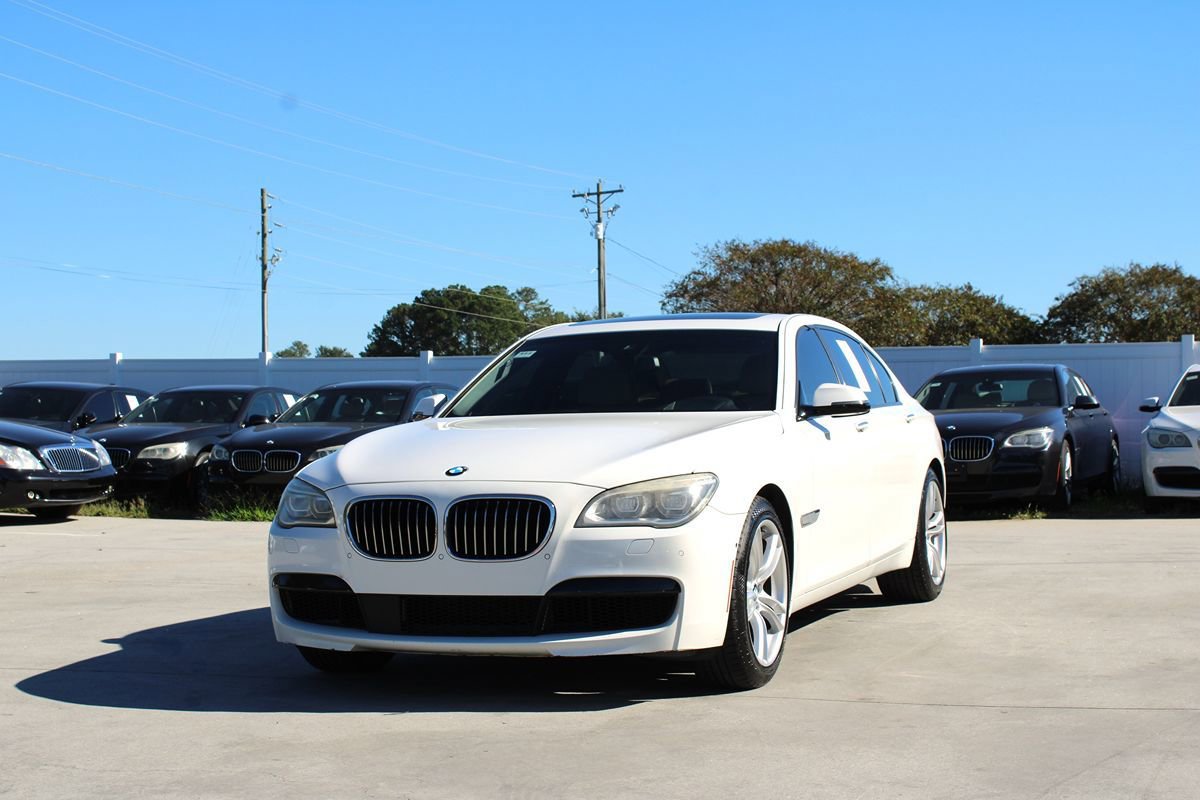 Used 2015 BMW 750Li RWD image 3
