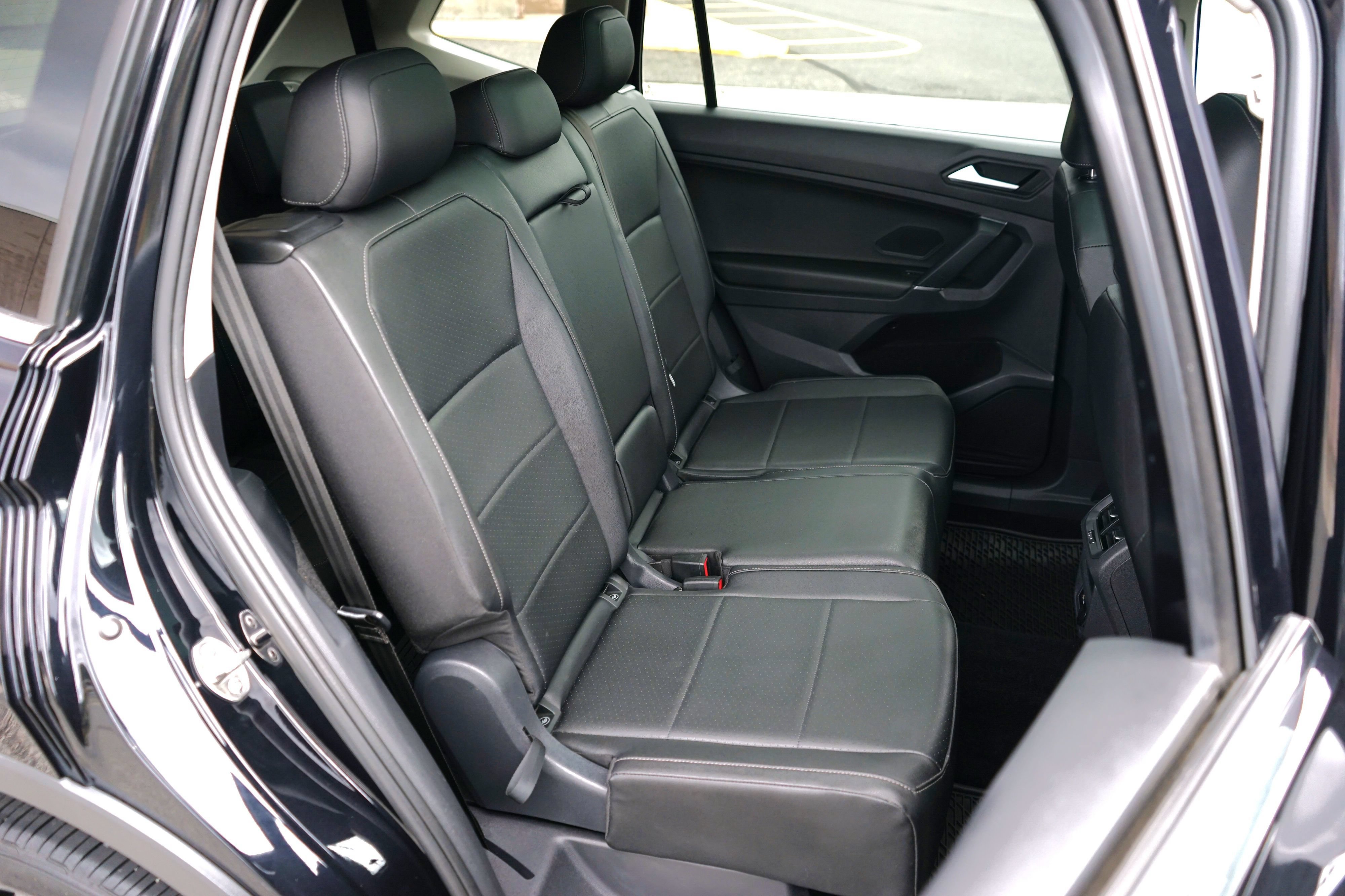 Used 2020 Volkswagen Tiguan SEL w/ 3rd Row Seat Package AWD/4WD image 36