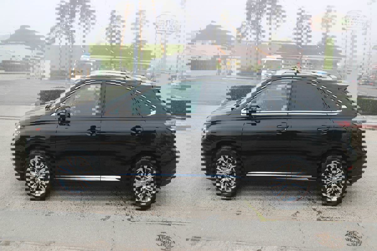 Used 2013 Lexus RX 350 FWD w/ Navigation Pkg image 2