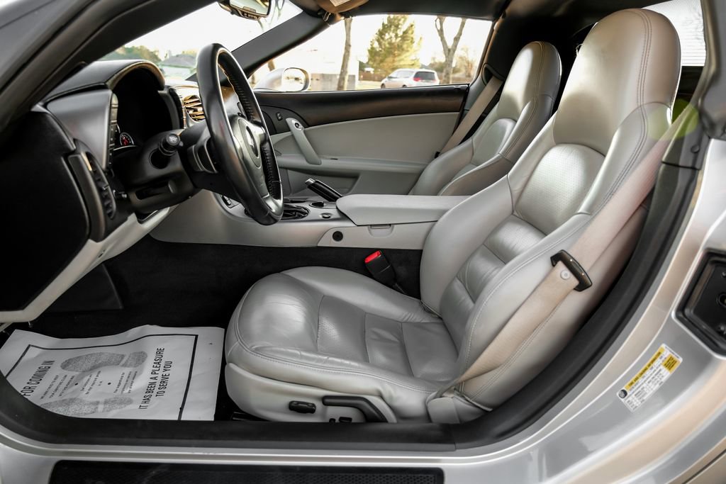 Used 2006 Chevrolet Corvette Coupe w/ Preferred Equipment Group image 5