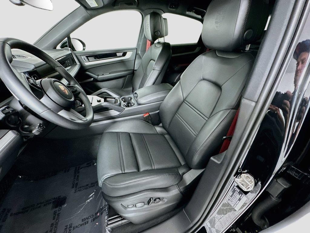 Certified 2026 Porsche Cayenne Coupe AWD/4WD image 5
