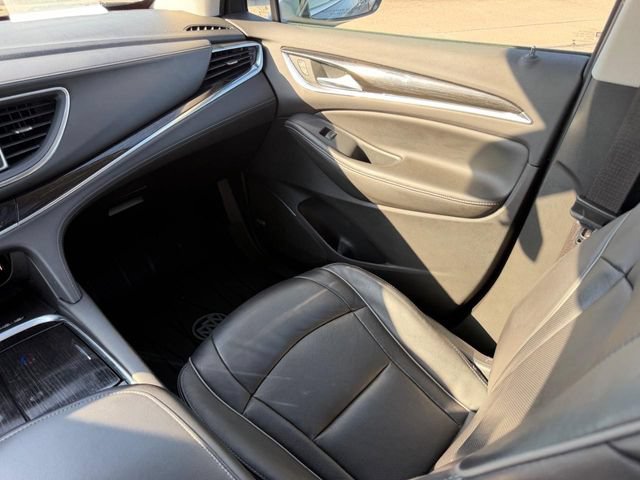 Used 2021 Buick Enclave Avenir w/ Avenir Technology Package AWD/4WD image 18