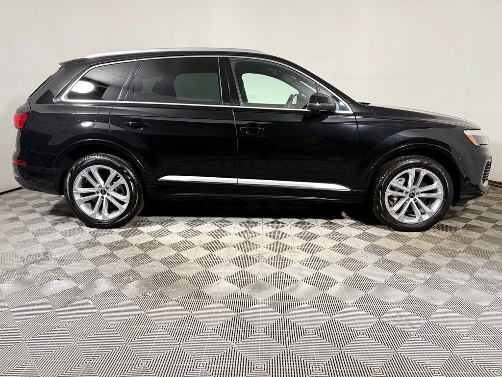 Used 2025 Audi Q7 3.0T Premium Plus AWD/4WD image 8