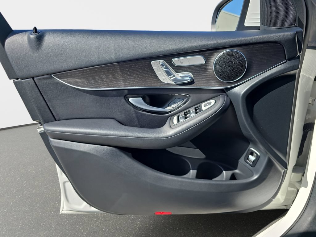 Used 2022 Mercedes-Benz GLC 300 image 29