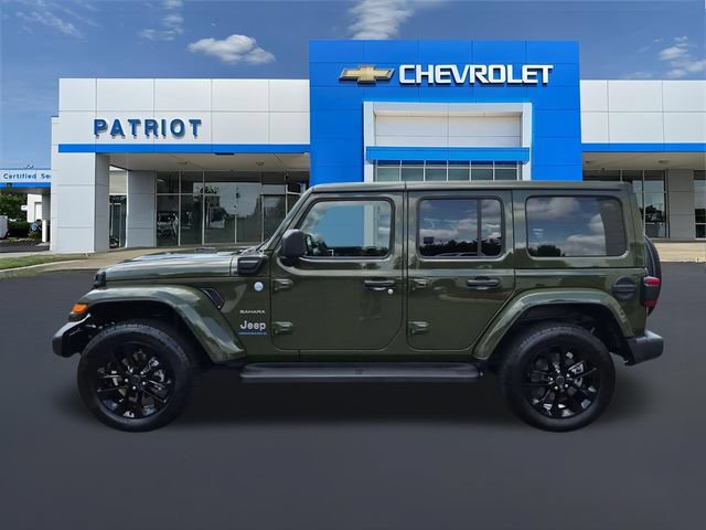 Used 2024 Jeep Wrangler Unlimited Sahara w/ Technology Group AWD/4WD image 7