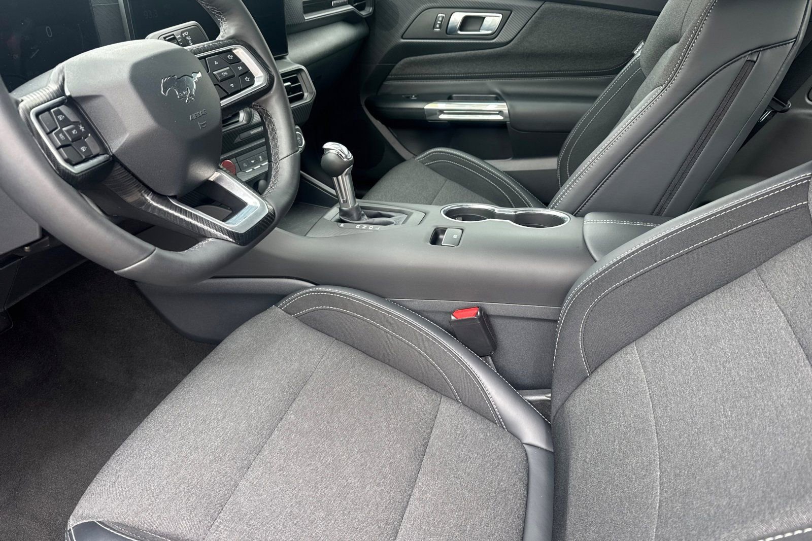 Used 2025 Ford Mustang Coupe RWD image 11