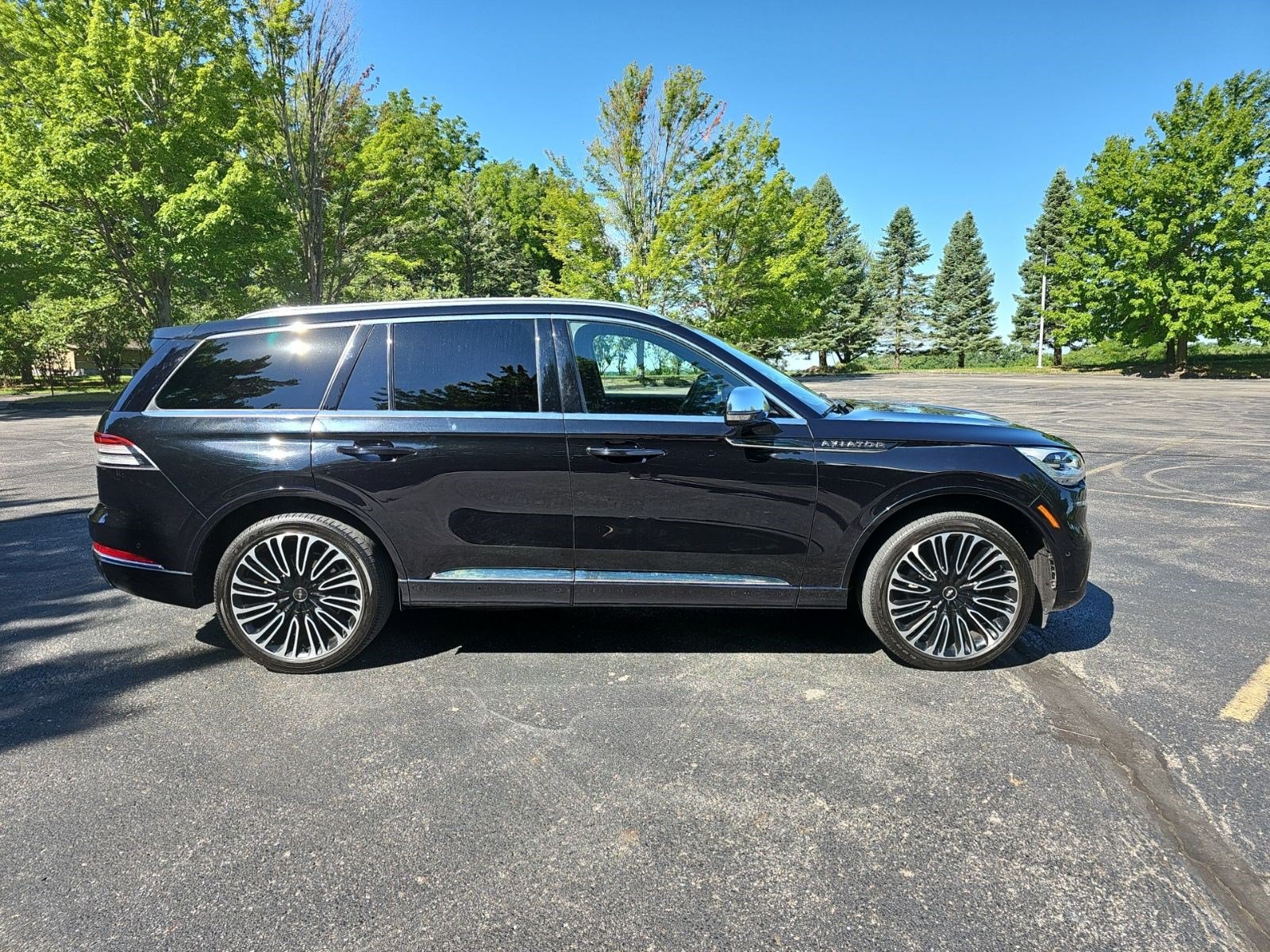 Used 2021 Lincoln Aviator Black Label w/ Class IV Trailer Tow Package AWD/4WD image 7