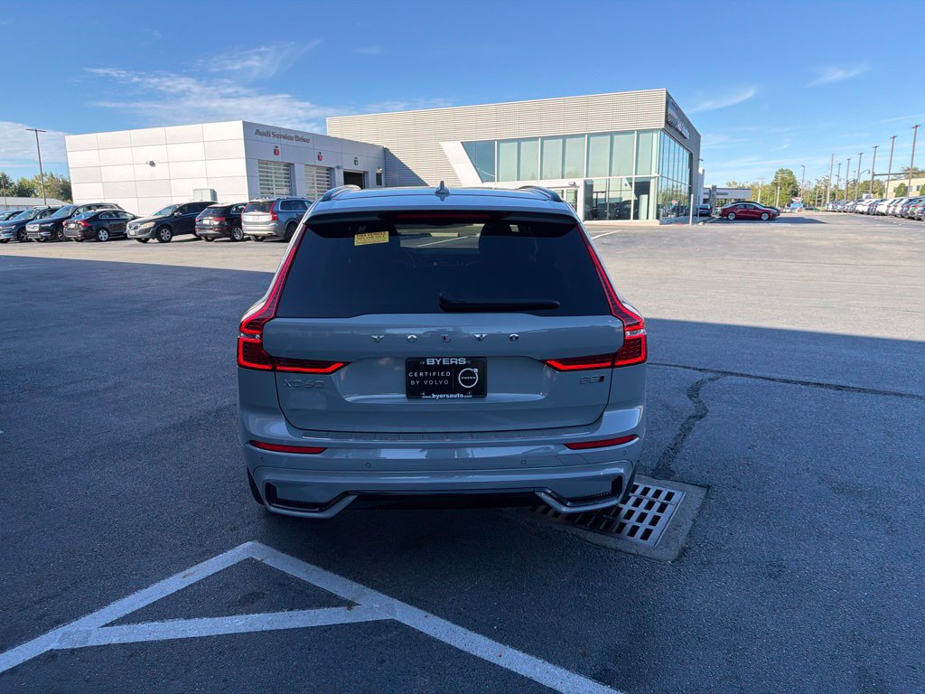 Used 2024 Volvo XC60 B5 Plus w/ Protection Package Premier AWD/4WD image 4