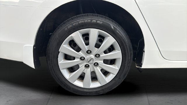 Used 2019 Nissan Sentra S FWD image 27