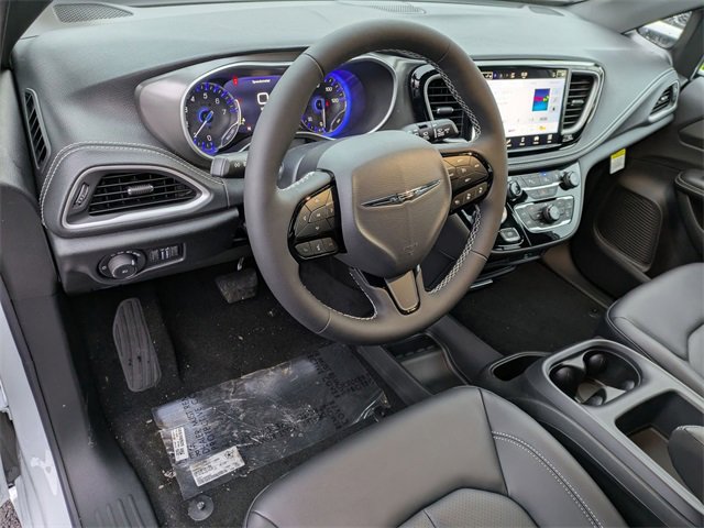 New 2026 Chrysler Pacifica Select w/ S Appearance Package image 10