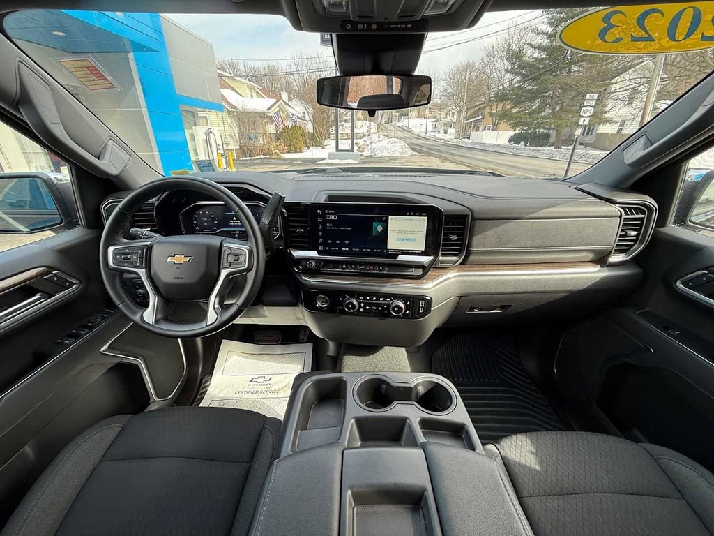 Used 2023 Chevrolet Silverado 1500 LT image 10