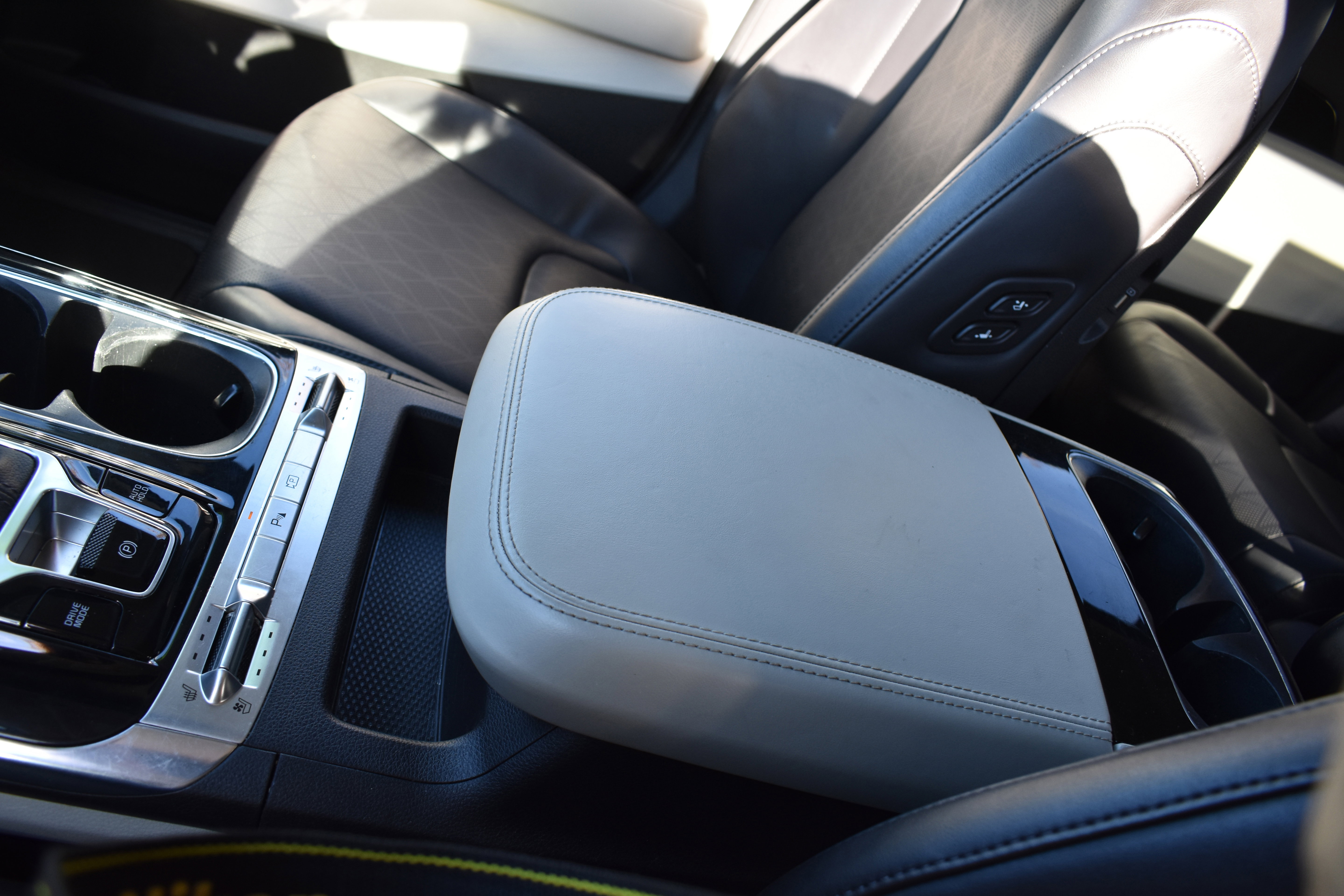 Used 2022 Kia Carnival SX image 24