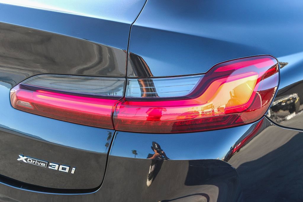 Used 2025 BMW X4 xDrive30i image 9