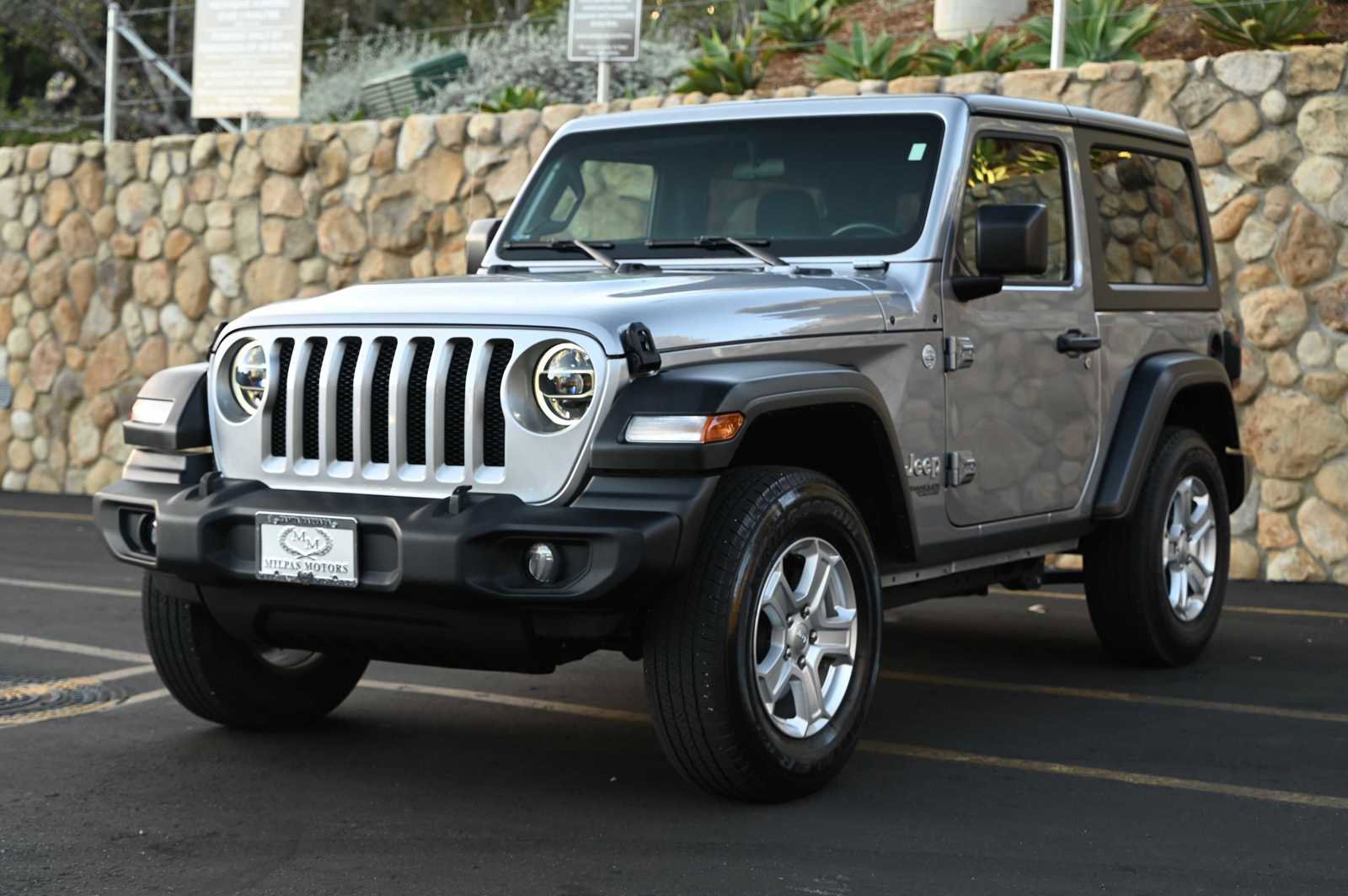 Used 2021 Jeep Wrangler Sport image 3