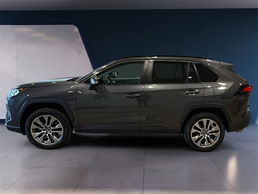 Used 2019 Toyota RAV4 XLE Premium image 4