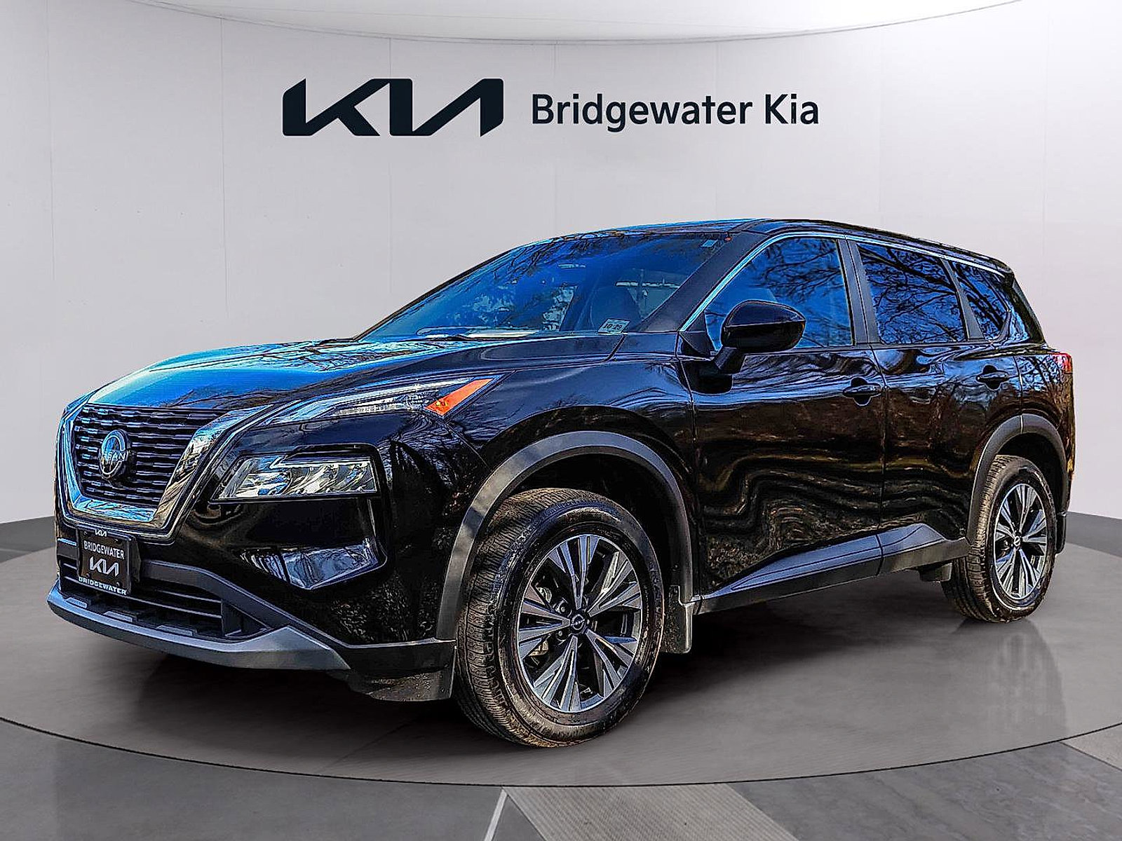 Used 2023 Nissan Rogue SV image 4