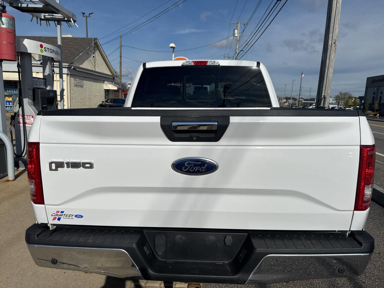Used 2017 Ford F150 XLT w/ Equipment Group 302A Luxury image 3