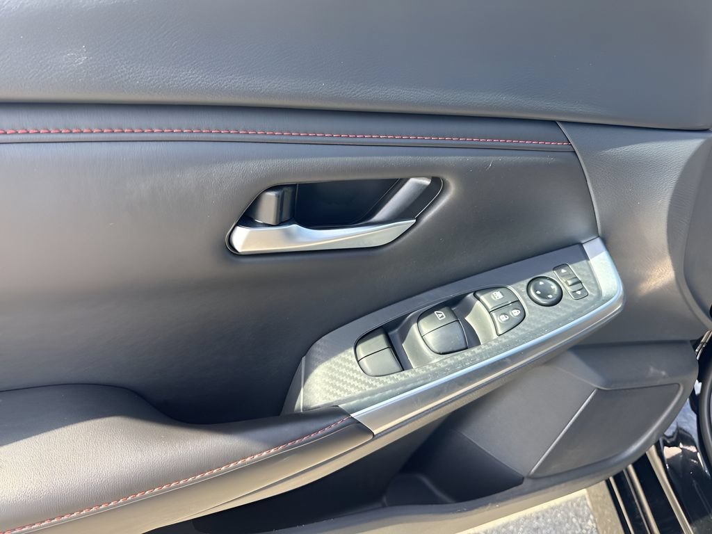 Used 2025 Nissan Sentra SR FWD image 24