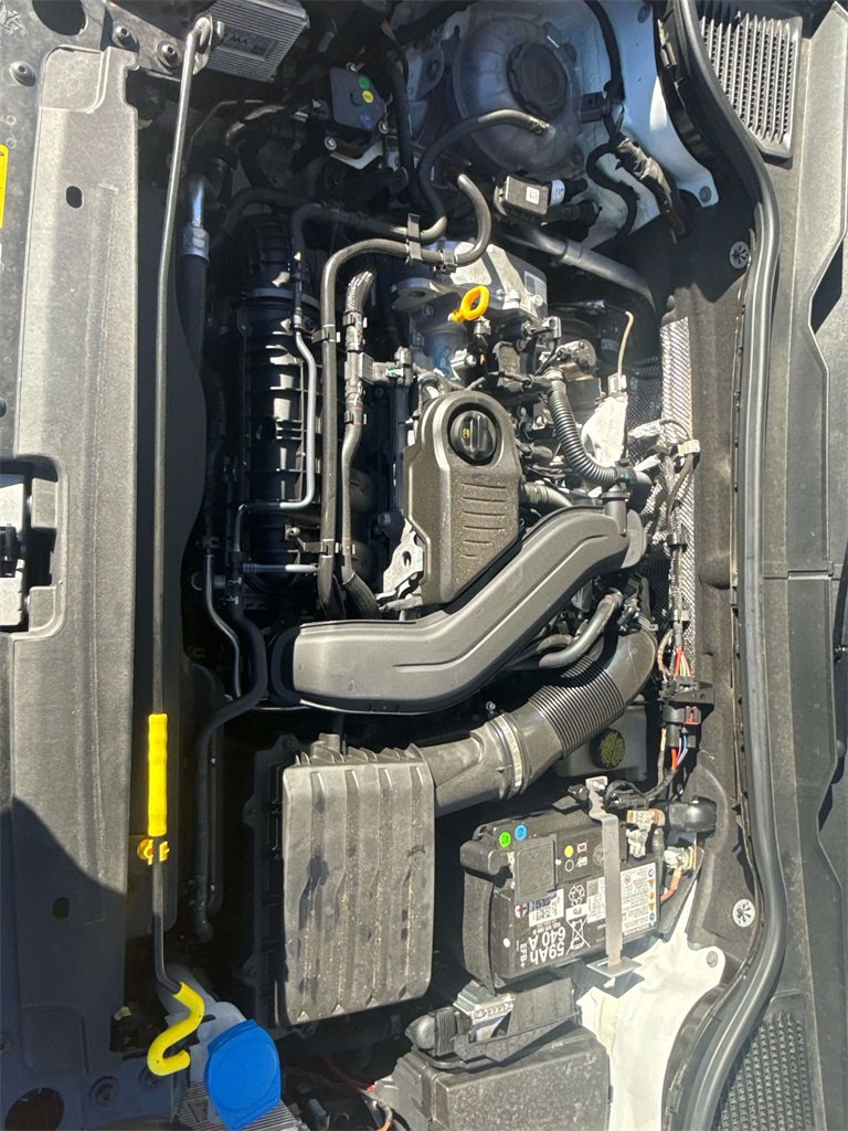 Used 2025 Volkswagen Taos SE image 25