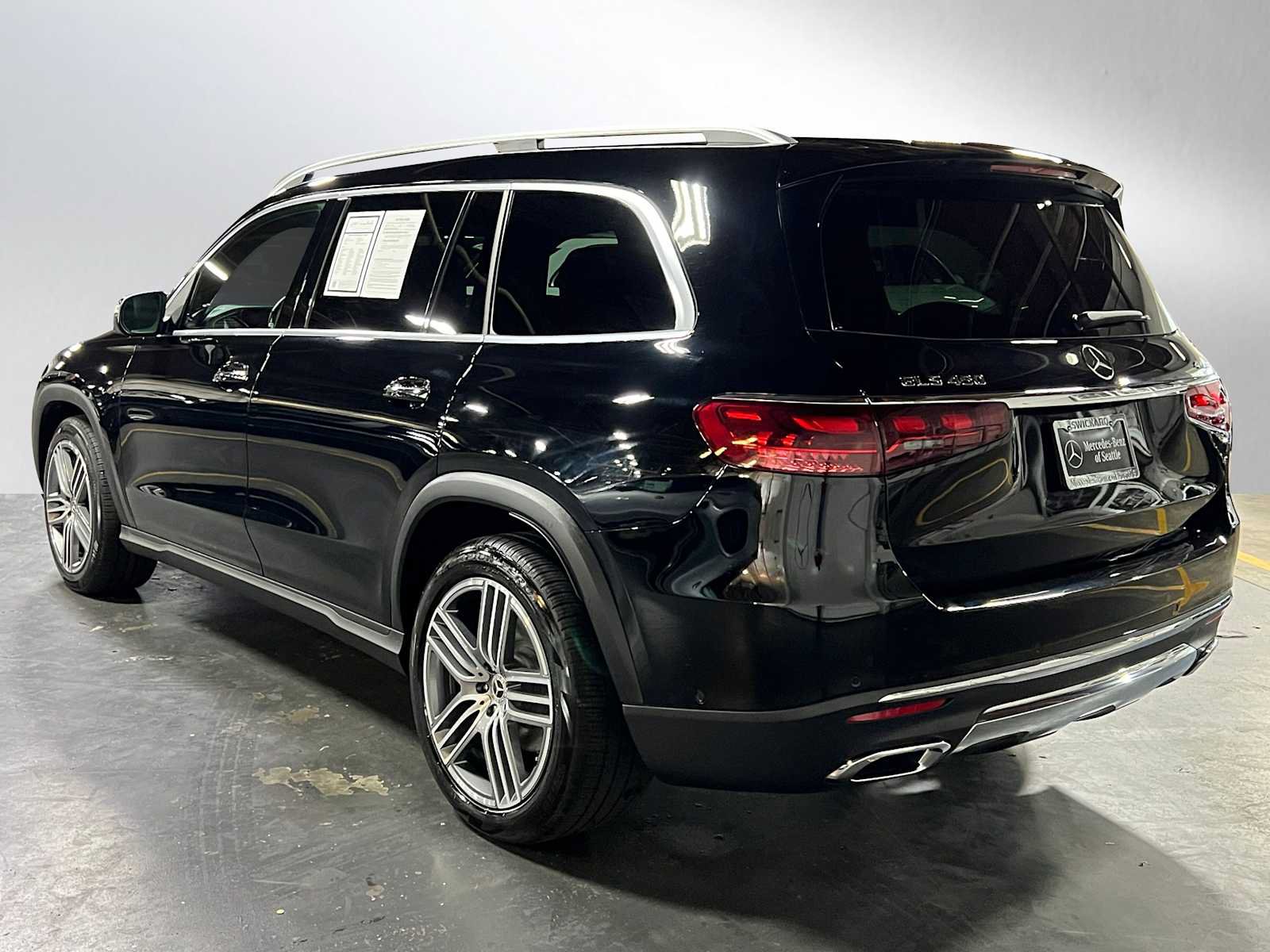 Used 2025 Mercedes-Benz GLS 450 4MATIC image 5