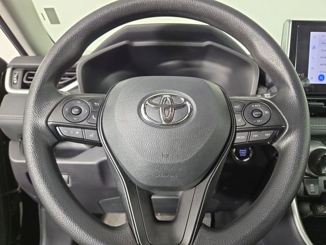 Used 2025 Toyota RAV4 XLE image 20