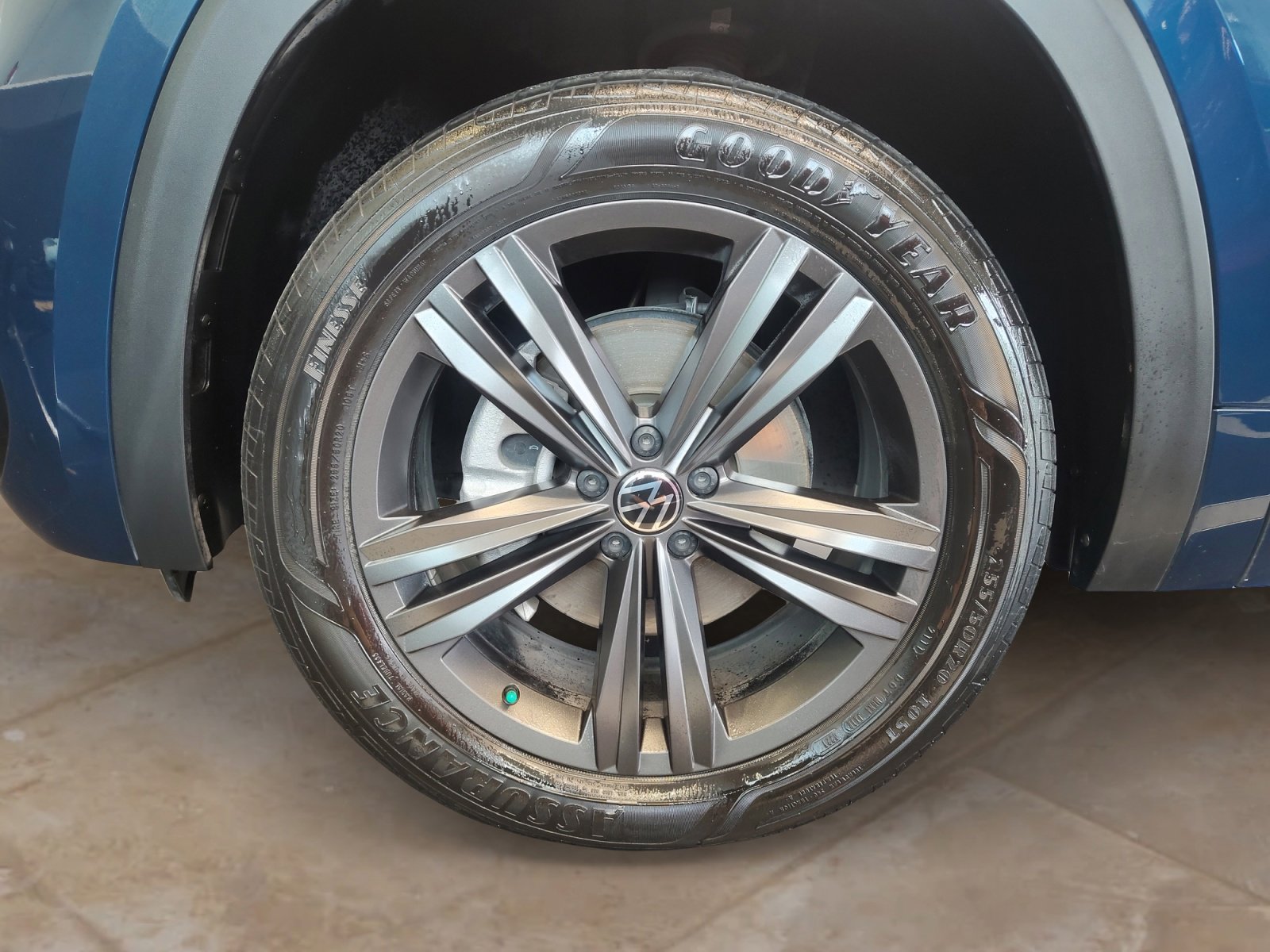 Used 2022 Volkswagen Atlas SEL R-Line AWD/4WD image 30