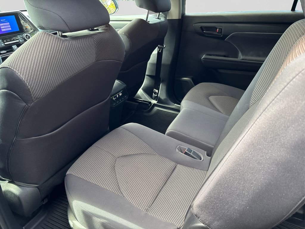 Used 2023 Toyota Highlander LE image 10