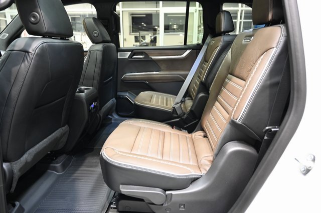New 2026 GMC Acadia Denali Ultimate w/ LPO, Floor Liner Package image 11