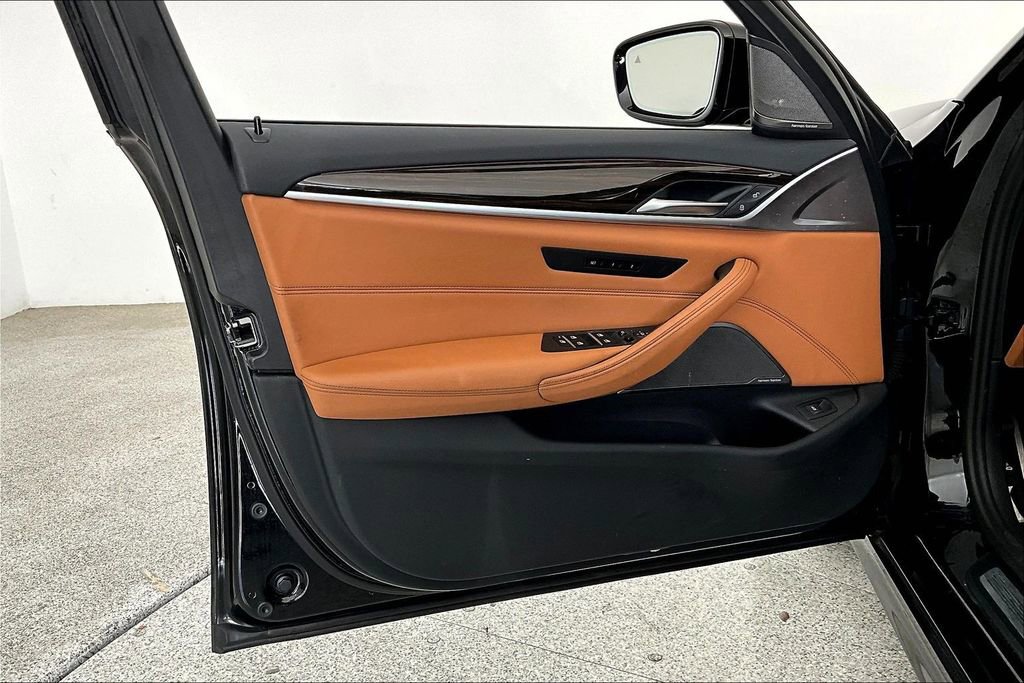 Used 2023 BMW 540i w/ M Sport Package image 22