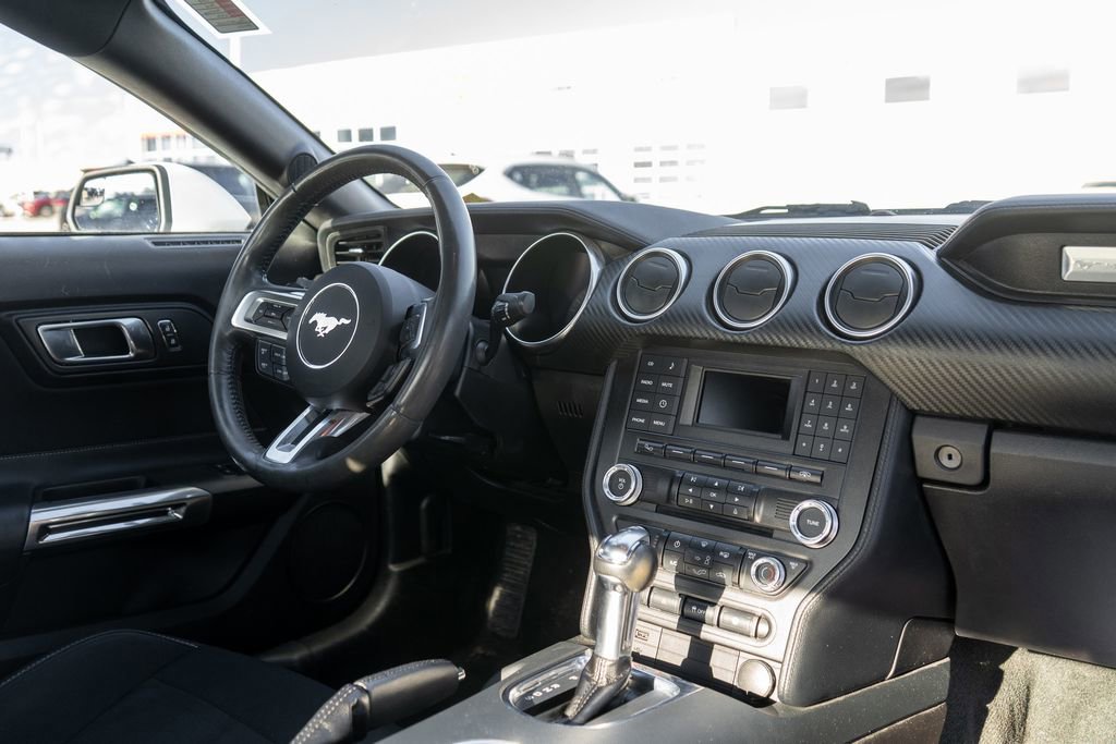 Used 2018 Ford Mustang EcoBoost image 11