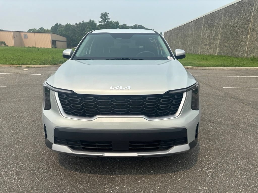 Used 2026 Kia Sorento LX FWD image 2