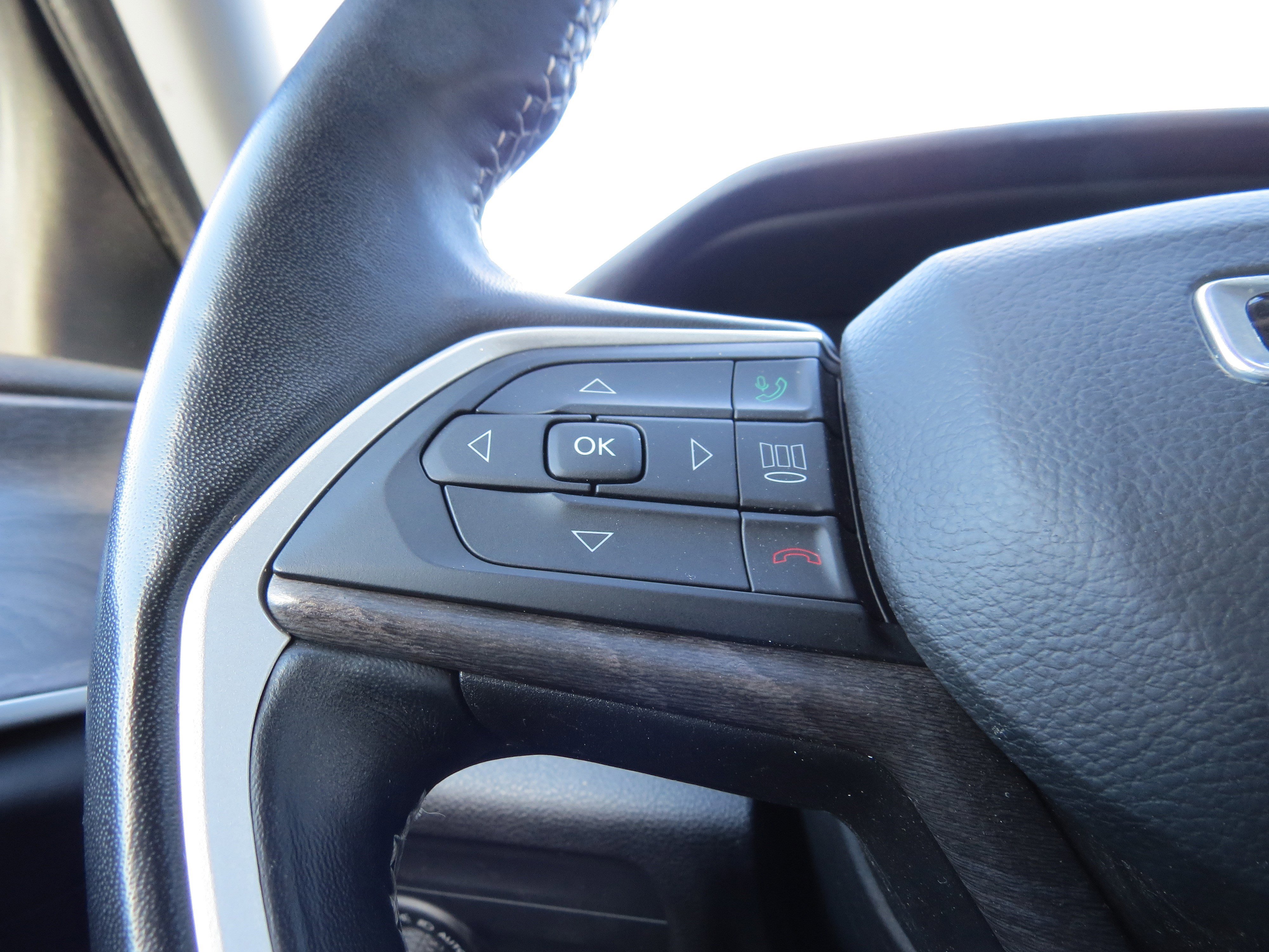 Used 2022 Jeep Grand Cherokee L Limited image 23