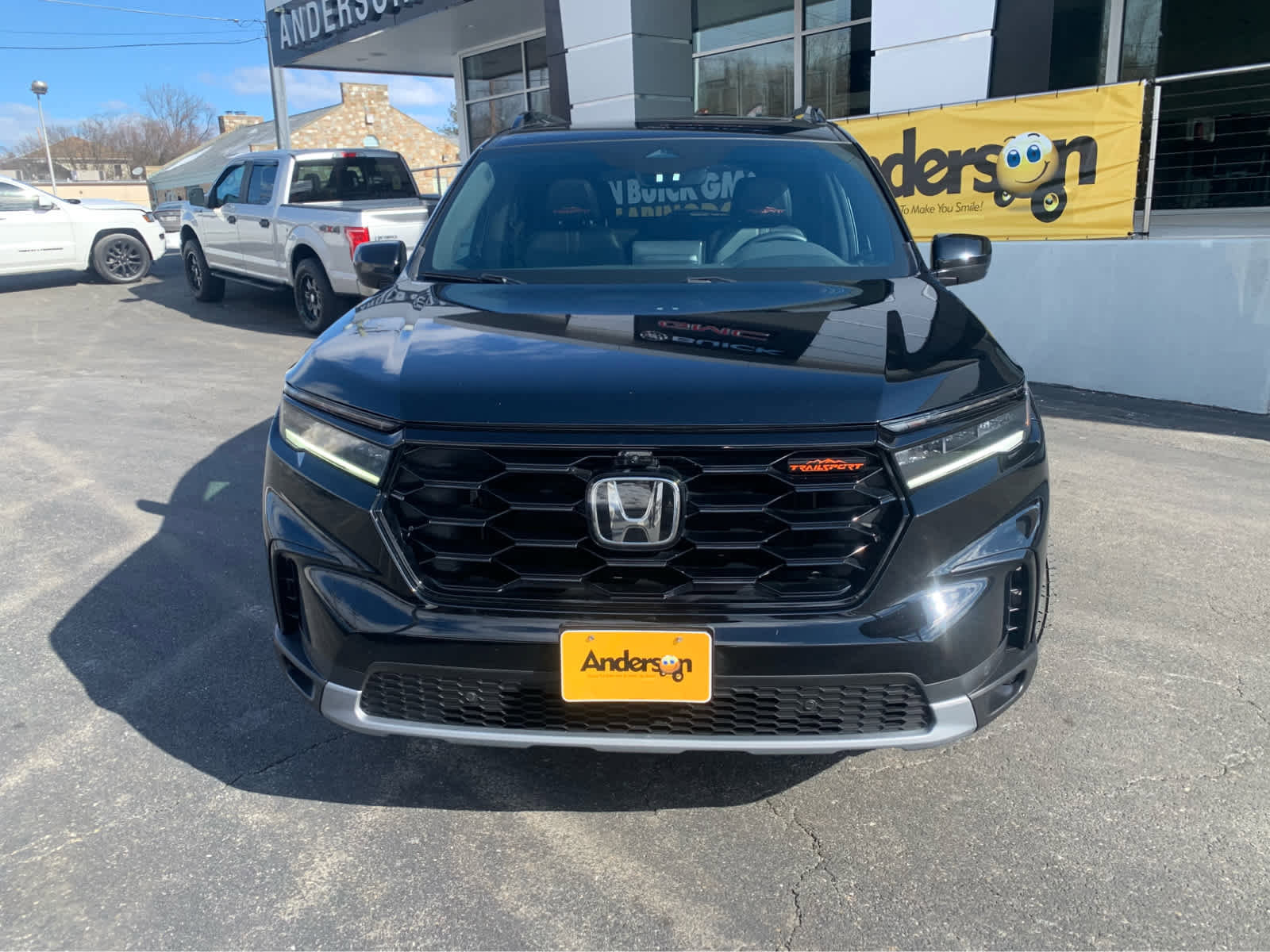 Used 2023 Honda Pilot TrailSport image 2