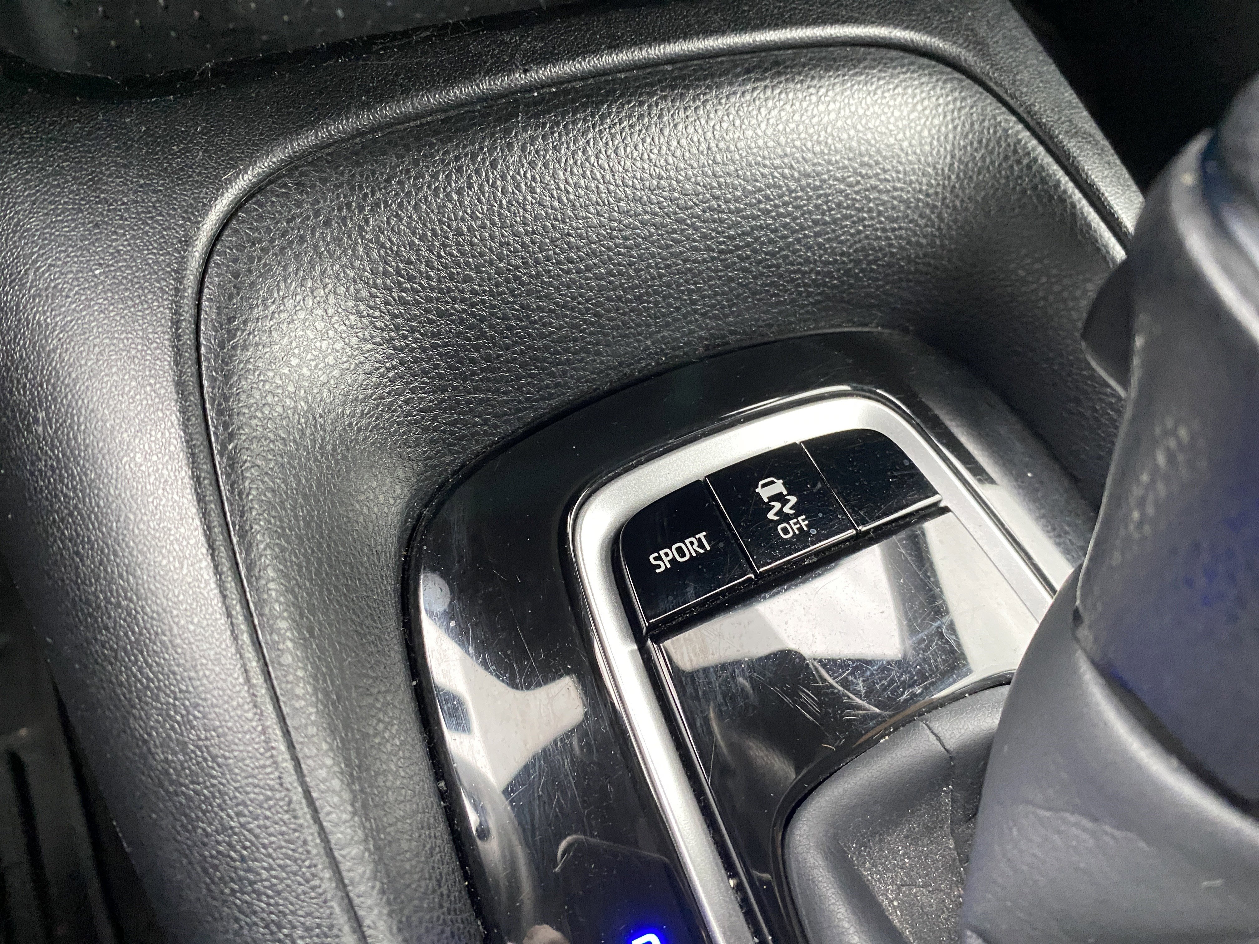 Used 2022 Toyota Corolla SE w/ SE Premium Package image 33