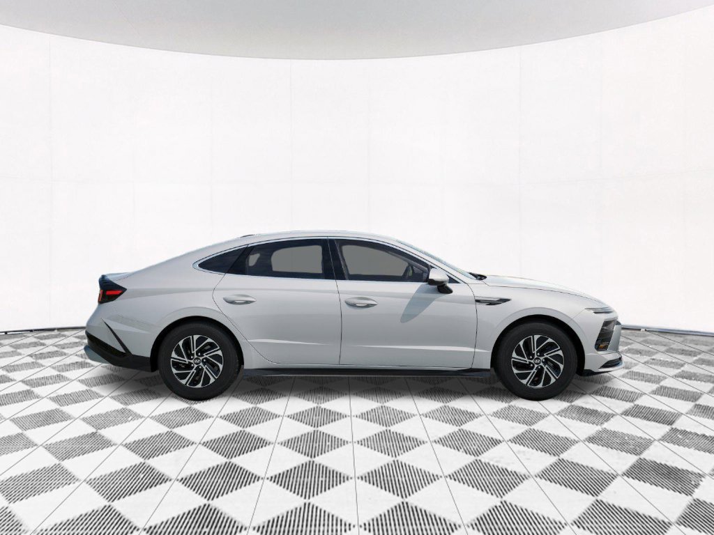 Used 2026 Hyundai Sonata Blue FWD image 9