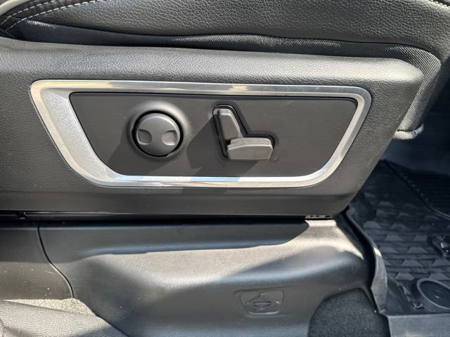 Used 2023 RAM 1500 Laramie AWD/4WD image 27