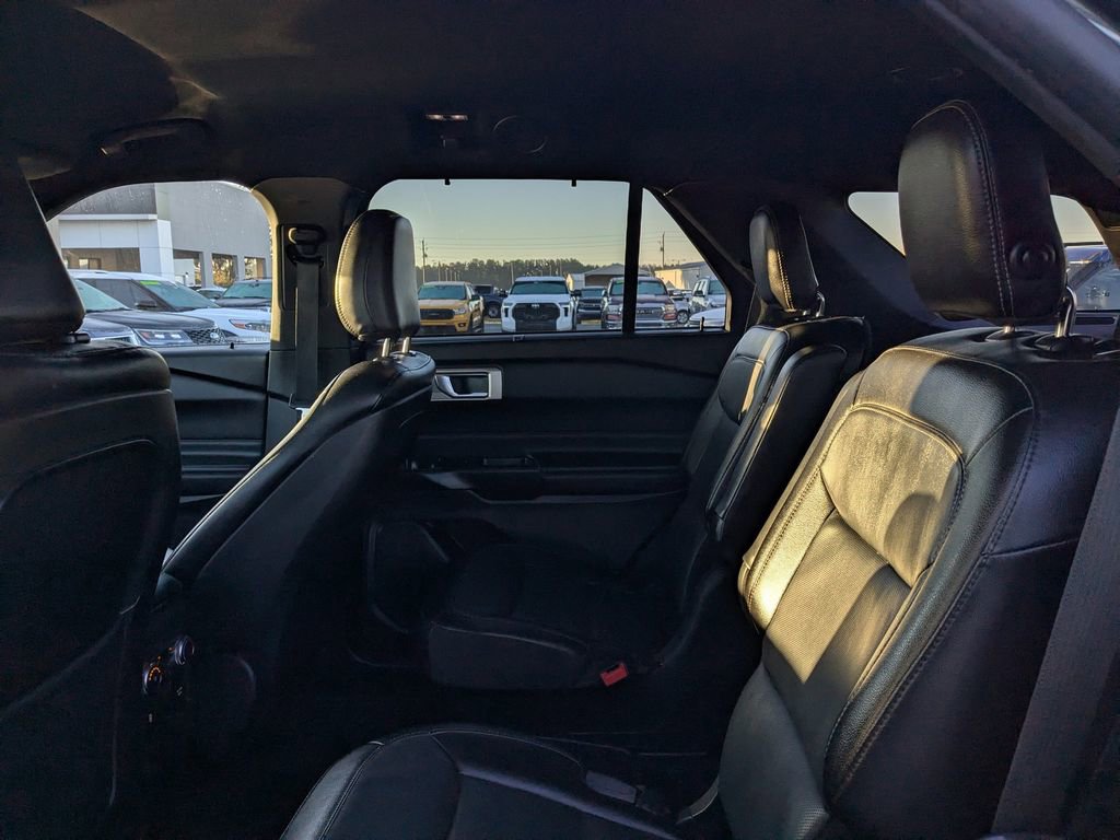 Used 2020 Ford Explorer Limited image 12